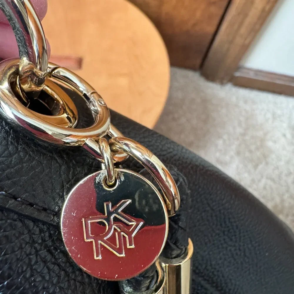 Dkny winnie hobo